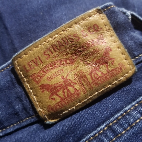 Dark Blue Levi's - Picture 4 of 4